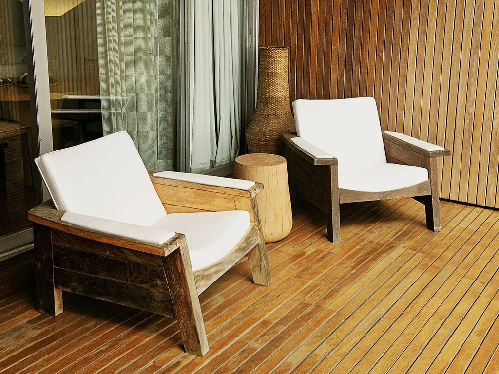 drewno egzotyczne na balkonie, podłoga i ściana Warszawa